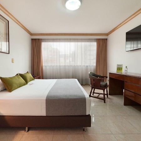 Ayenda 1235 Botero Hotel เมเดยิน ภายนอก รูปภาพ