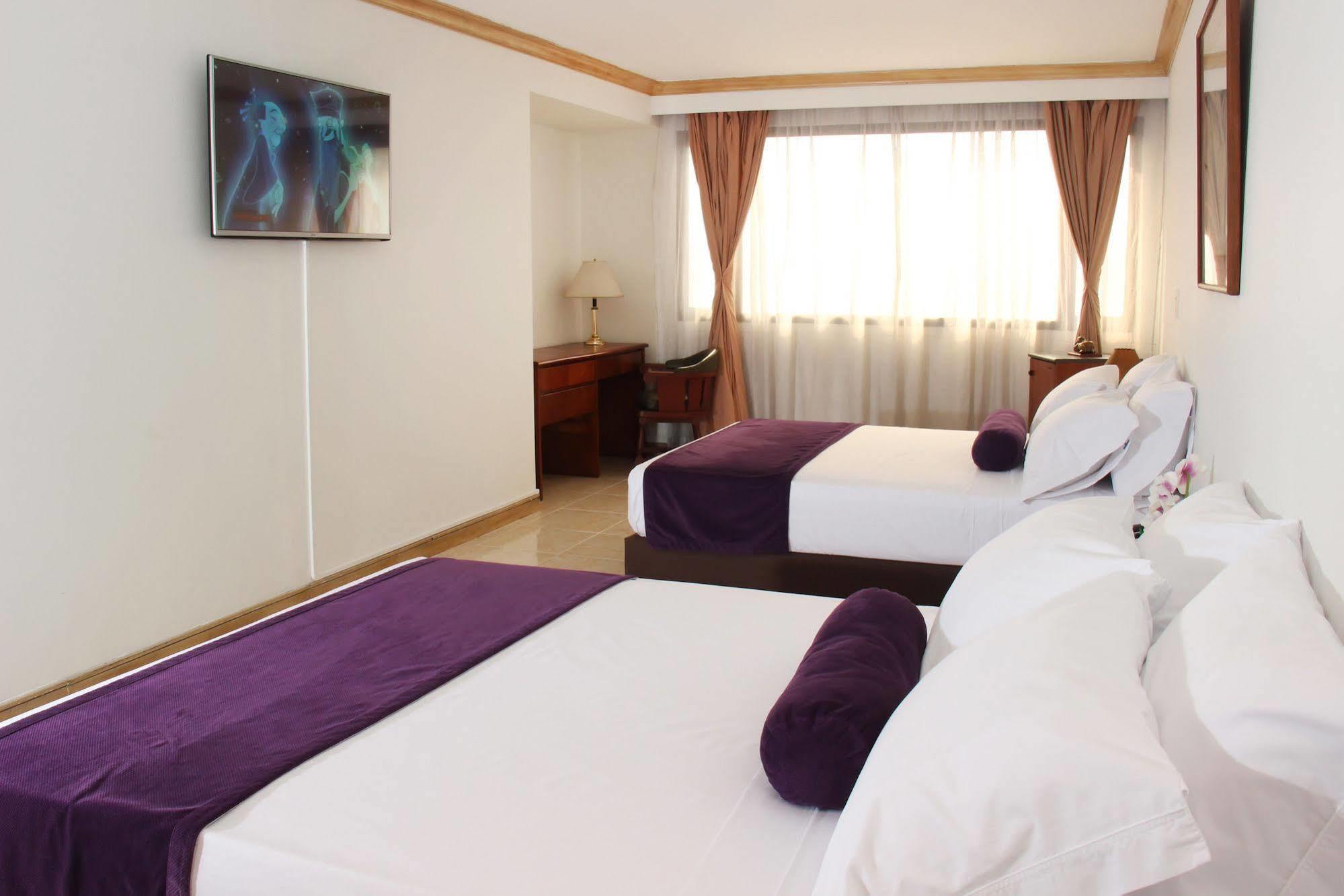 Ayenda 1235 Botero Hotel เมเดยิน ภายนอก รูปภาพ